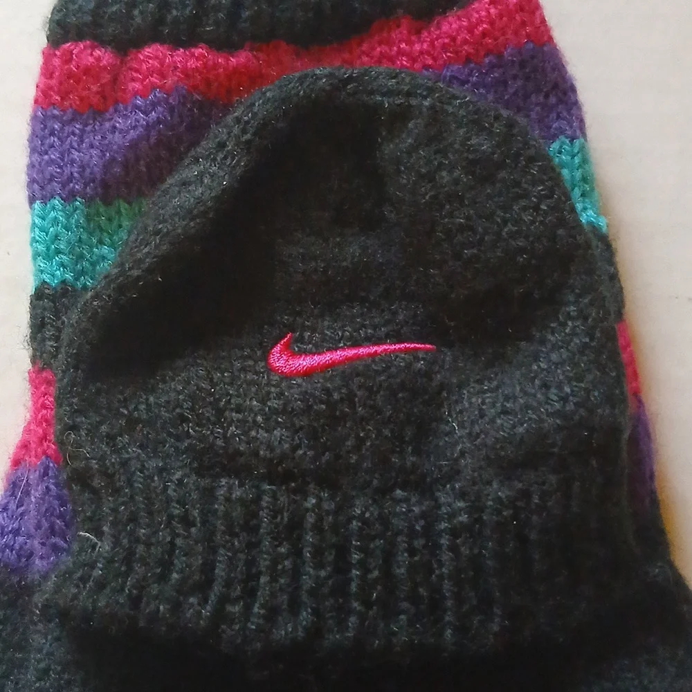 Nike Kids Girls Black and Multicolor Convertible Gloves GUC